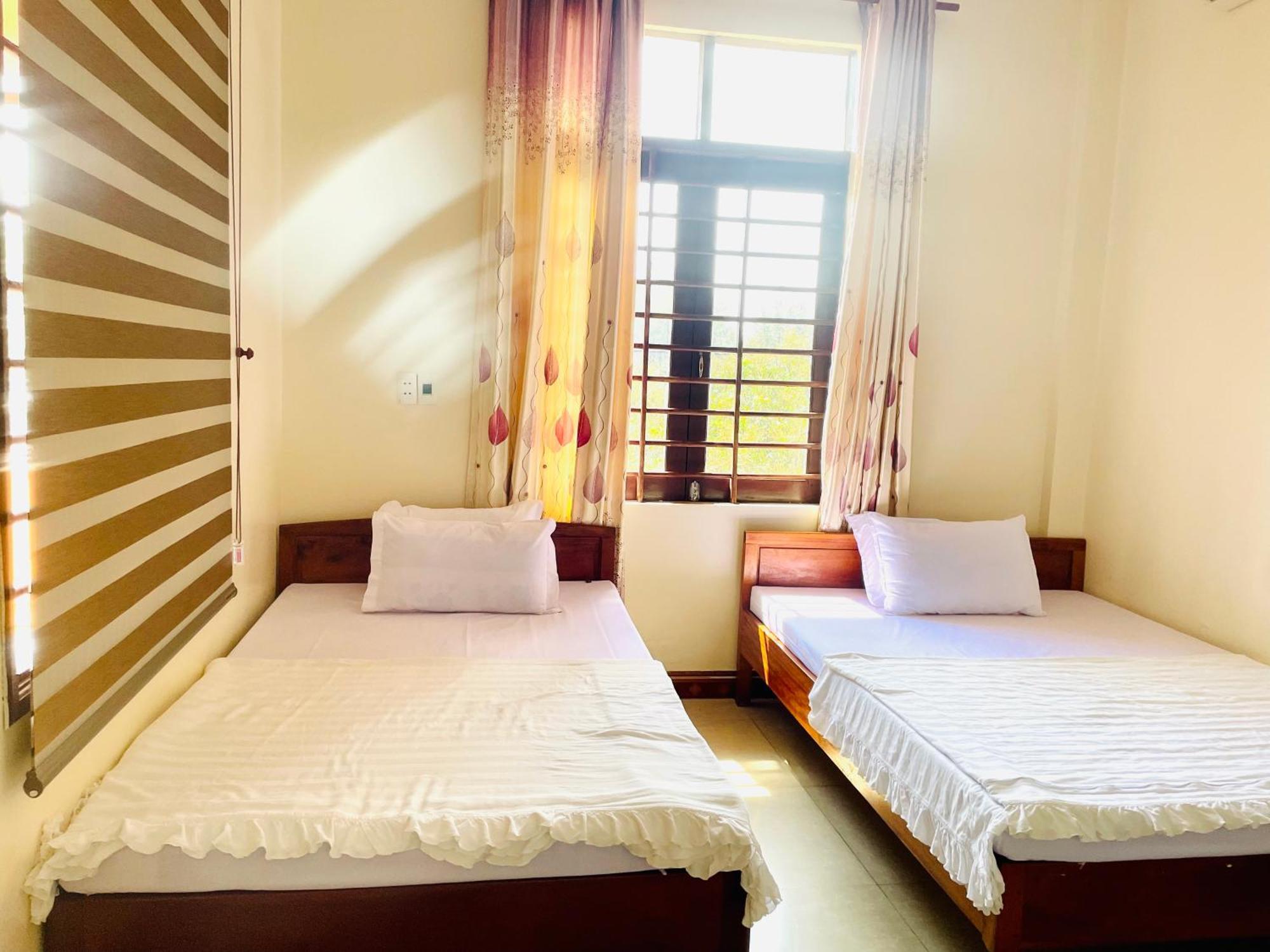 Bed and Breakfast Lam Dao House à Dong Hoi Extérieur photo